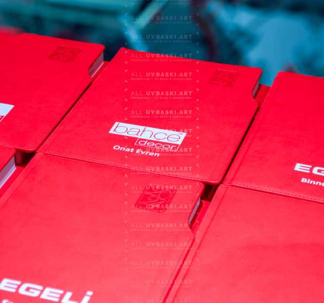 Promosyon ajandaları, markanızı görsel olarak etkili bir şekilde tanıtmak için ideal bir seçenektir.