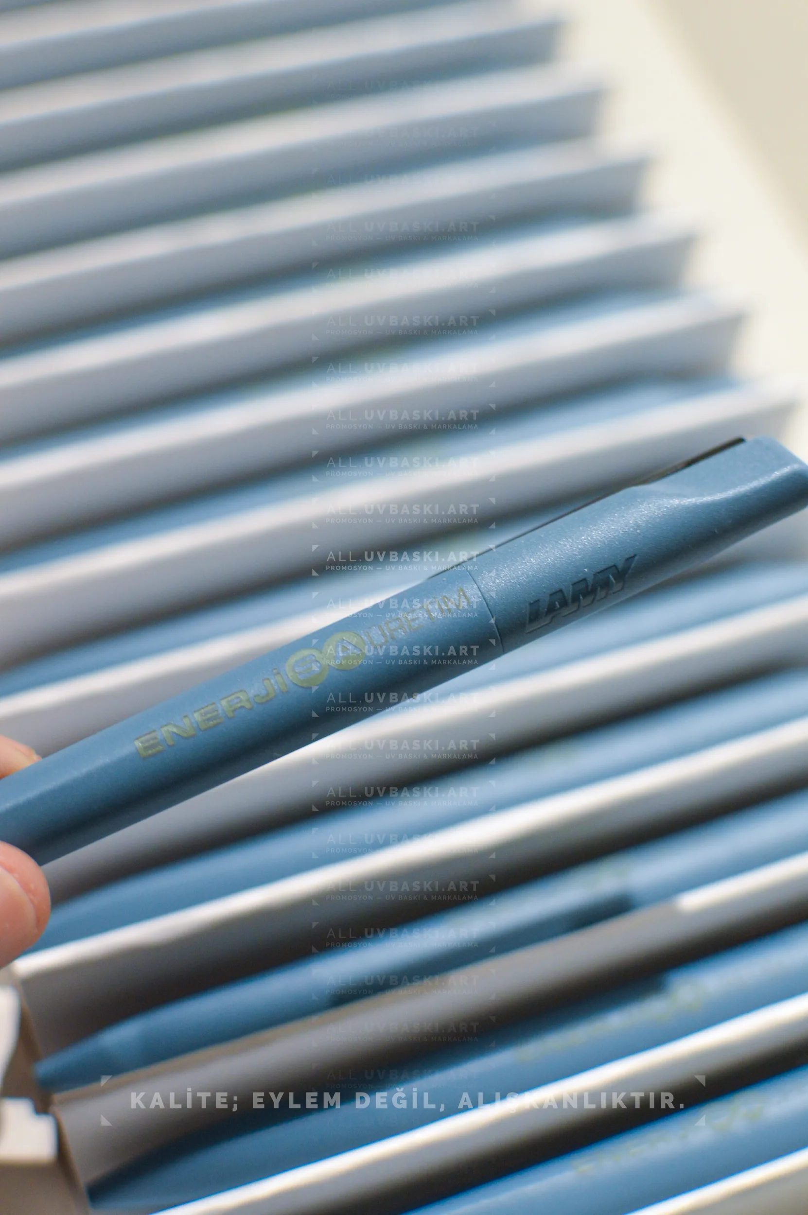 Kurumsal promosyon ama&ccedil;lı lazer baskılı plastik kalemler.