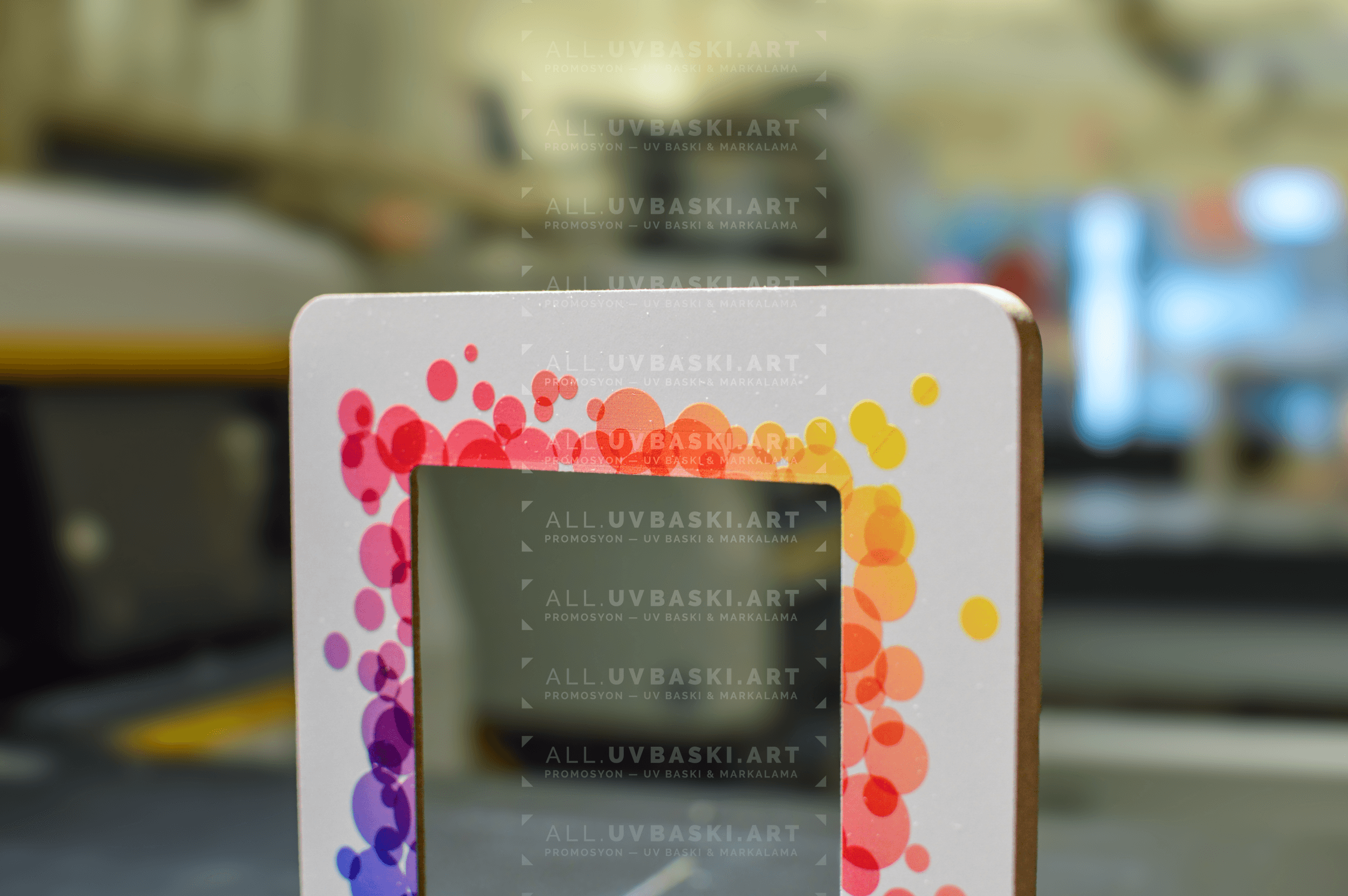 Kenarları etnik desenlerle UV baskılı beyaz MDF çerçeveler grubu farklı boyutlarda