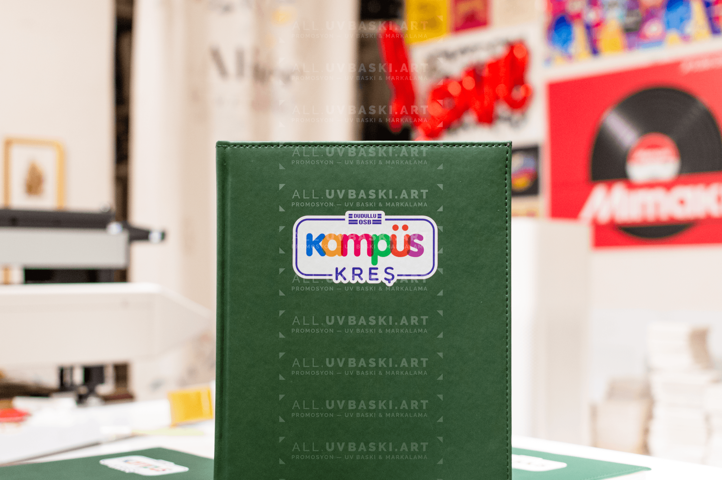 Renkli ve canlı logo baskısı