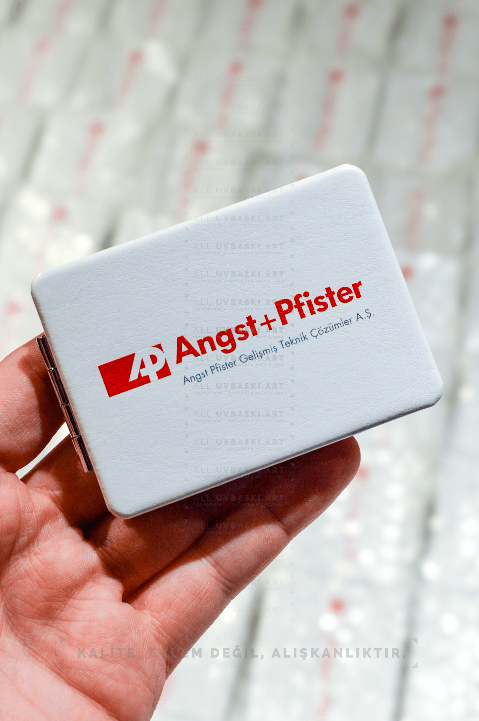 Etkileyici ve Özelleştirilebilir Kurumsal Hediyeler: UV Baskılı Deri Aynalar