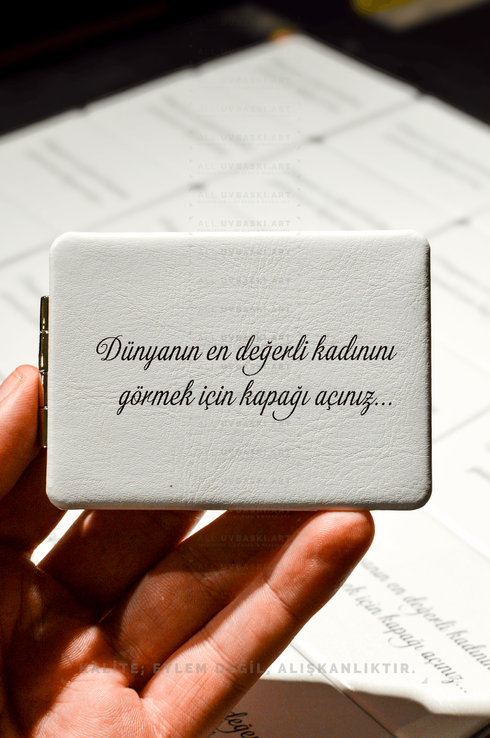 Kişisel Dokunuş: UV Baskılı Deri Aynalar