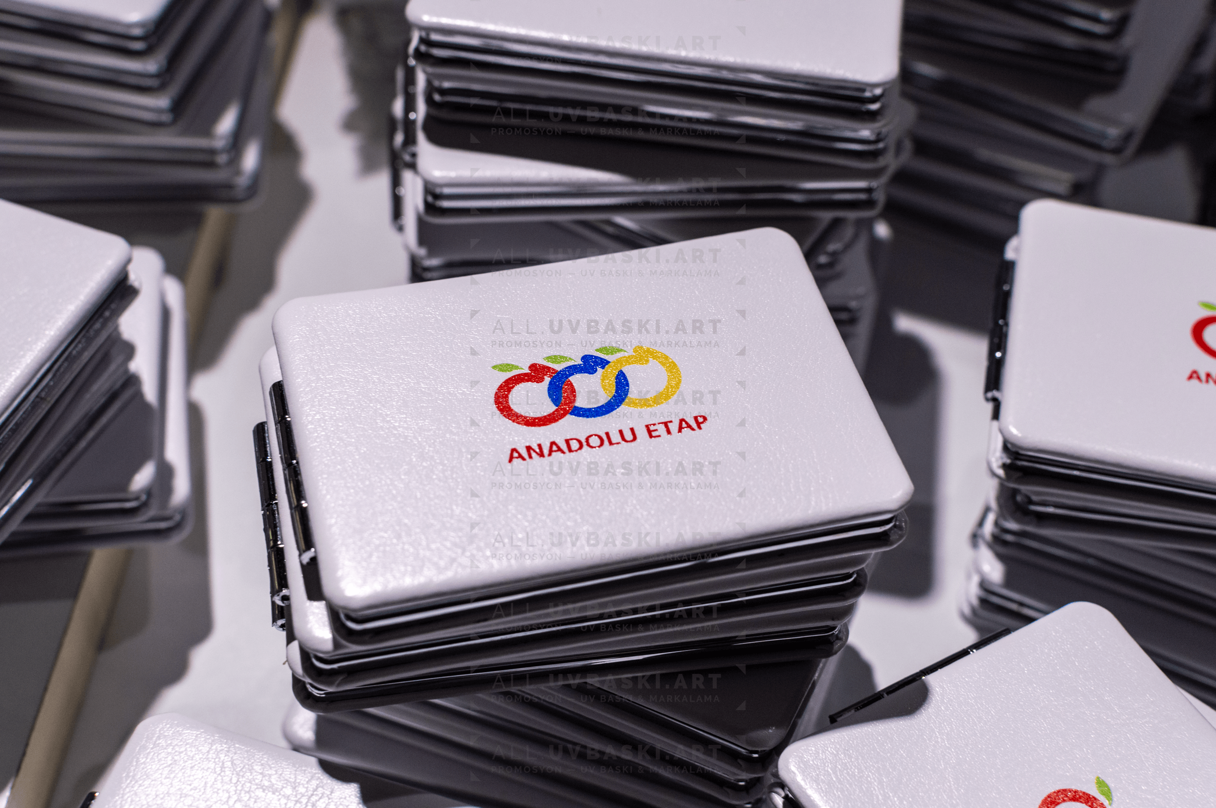 Kurumsal VIP promosyon ürünü, Mimaki UV baskılı PU deri cep aynası.