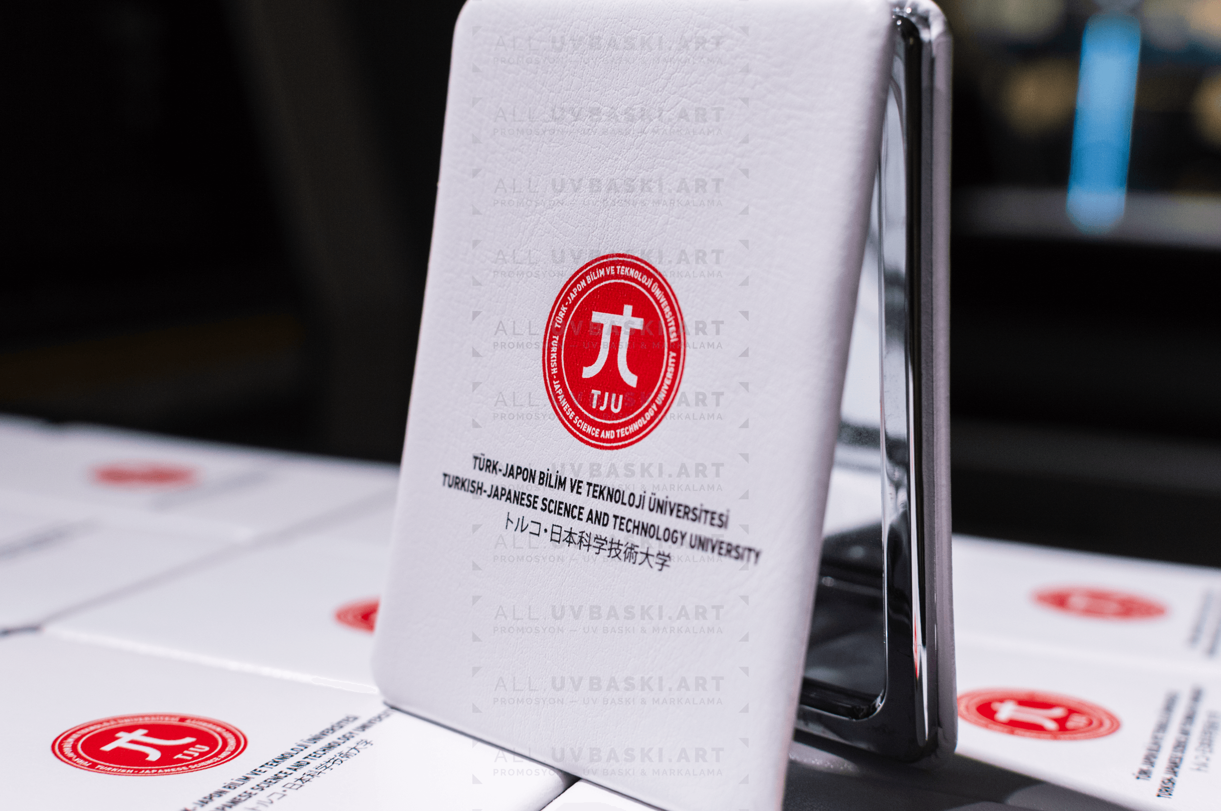 Kurumsal promosyon için UV baskılı PU deri cep aynası.