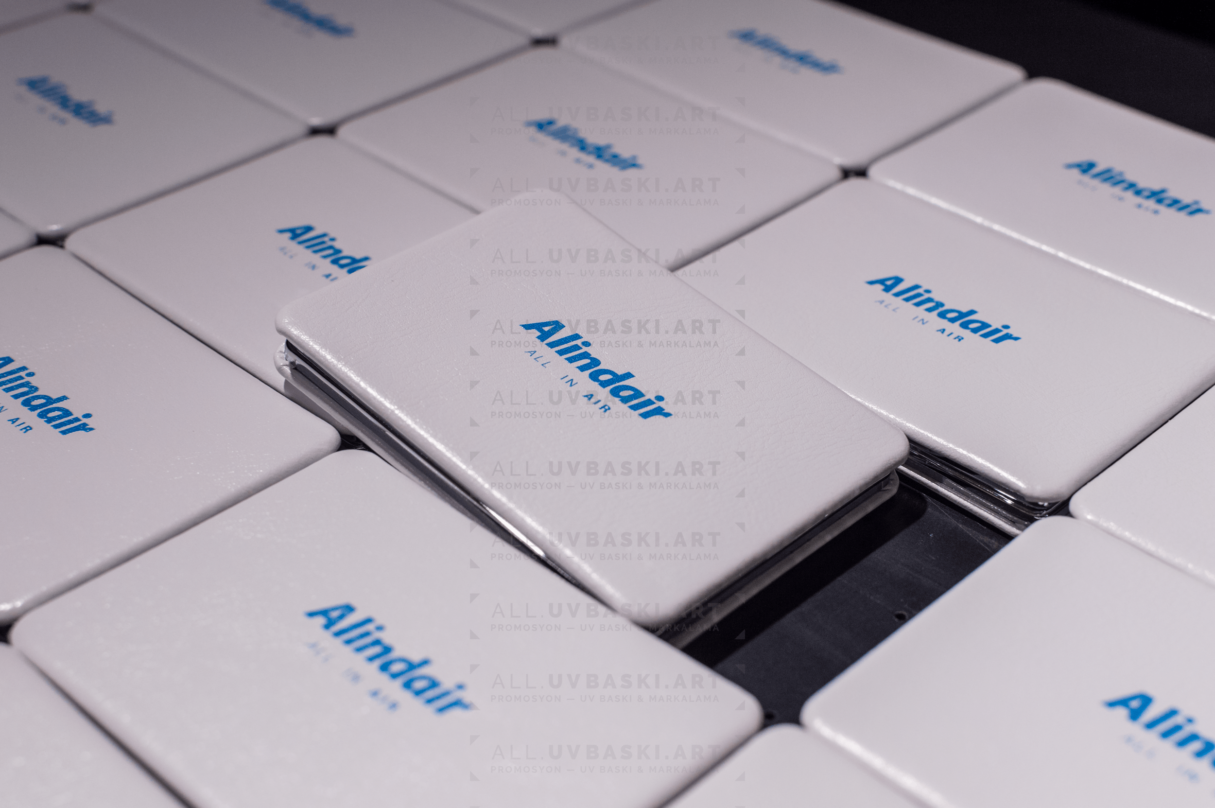 Promosyon PU deri cep aynası, özel tasarım UV baskılı.