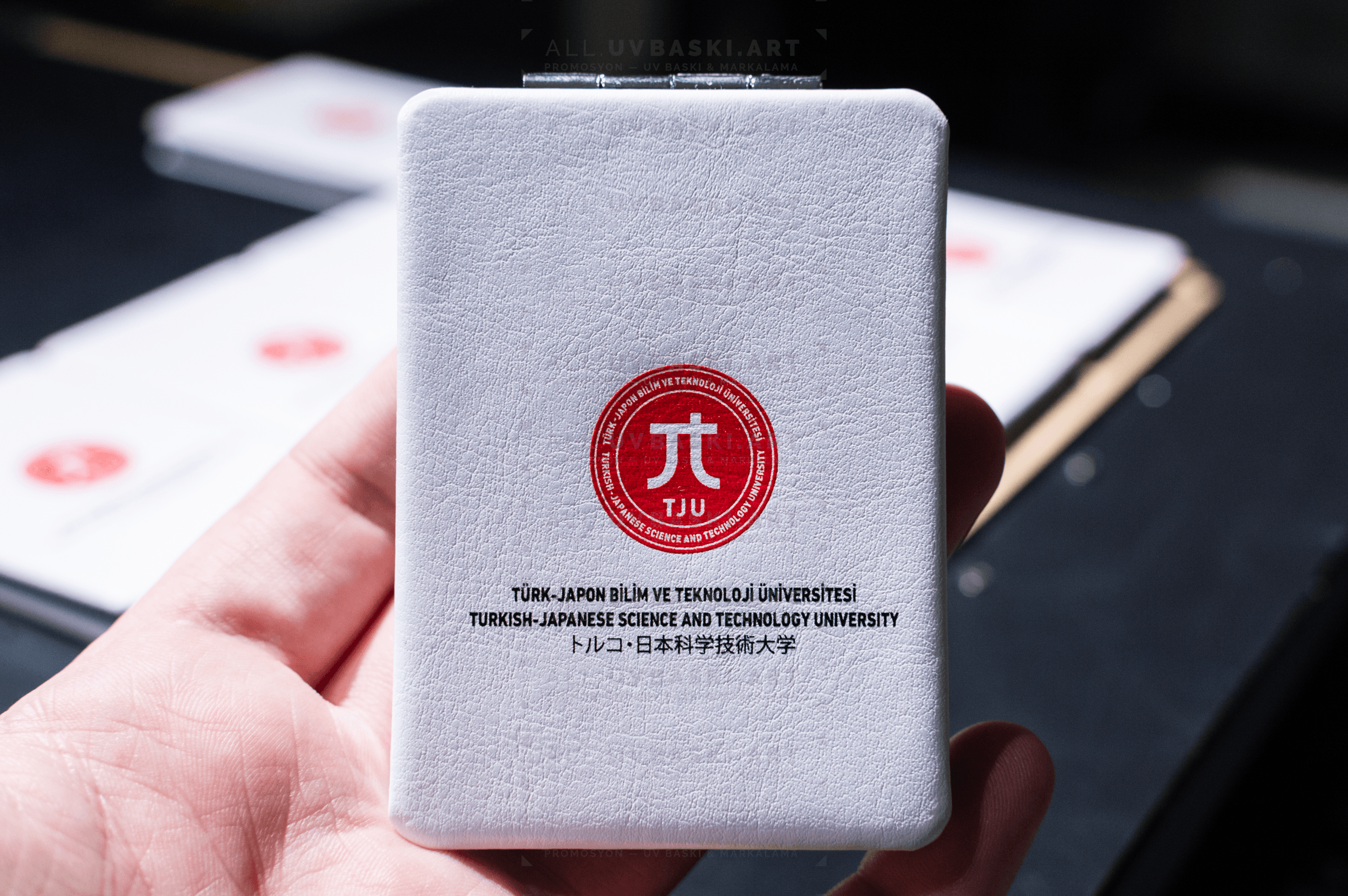 Mimaki UV baskılı suni deri el aynası, lüks kurumsal promosyon ürünü.