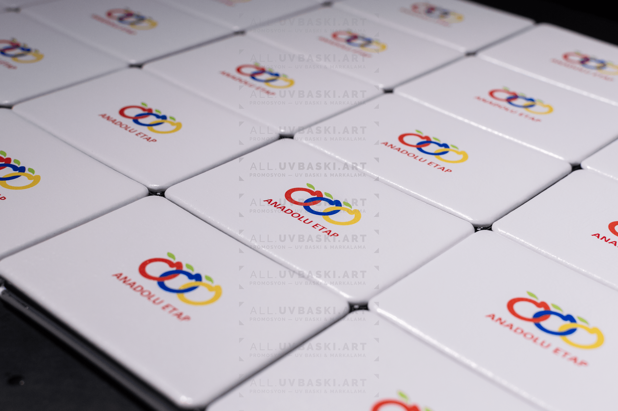 Özel baskılı PU deri cep aynası, kurumsal promosyon için.