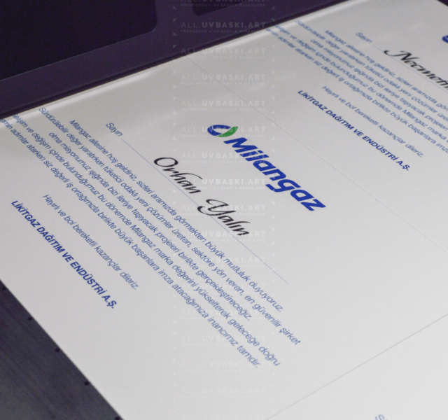 Kurum tarafından bayilere, isimleri özel olarak yazılmış sertifikalar.