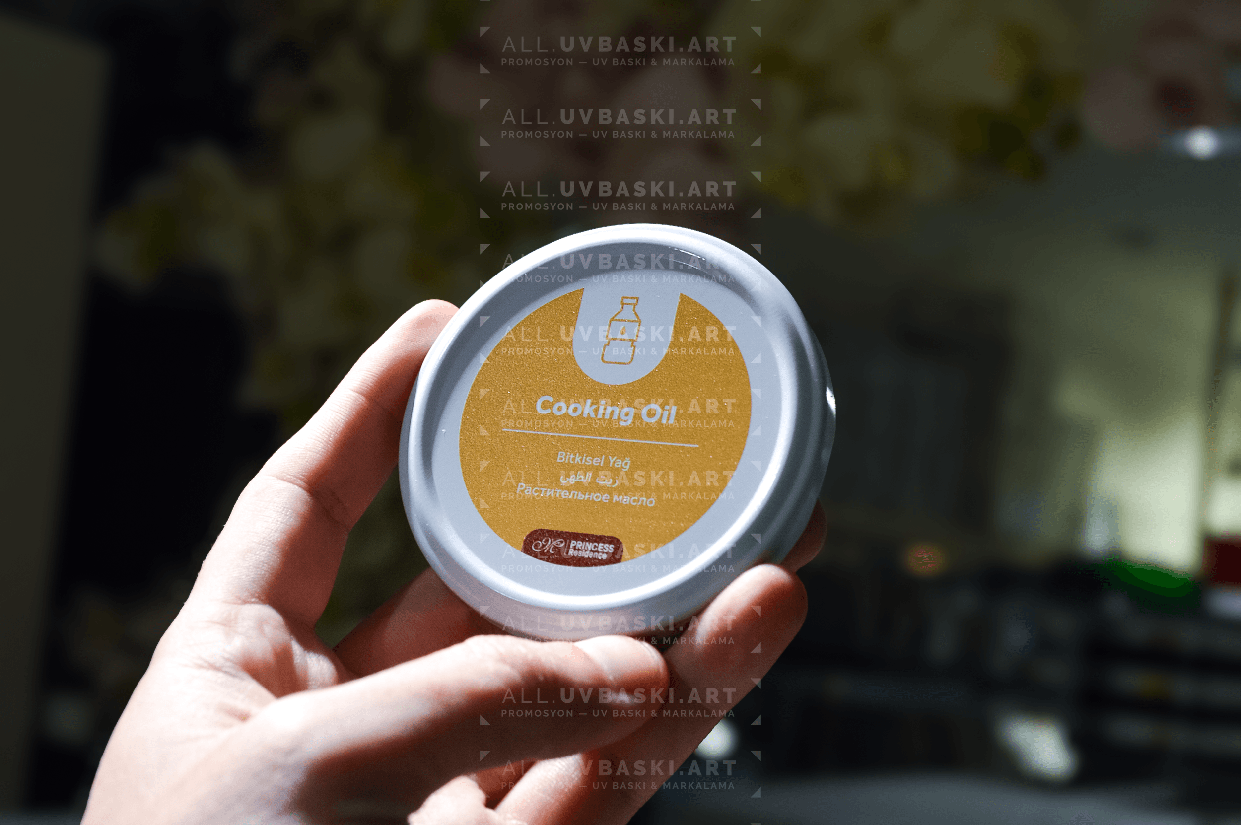 Beyaz kavanoz kapağı üzerine otel logosu, UV baskı örneği.