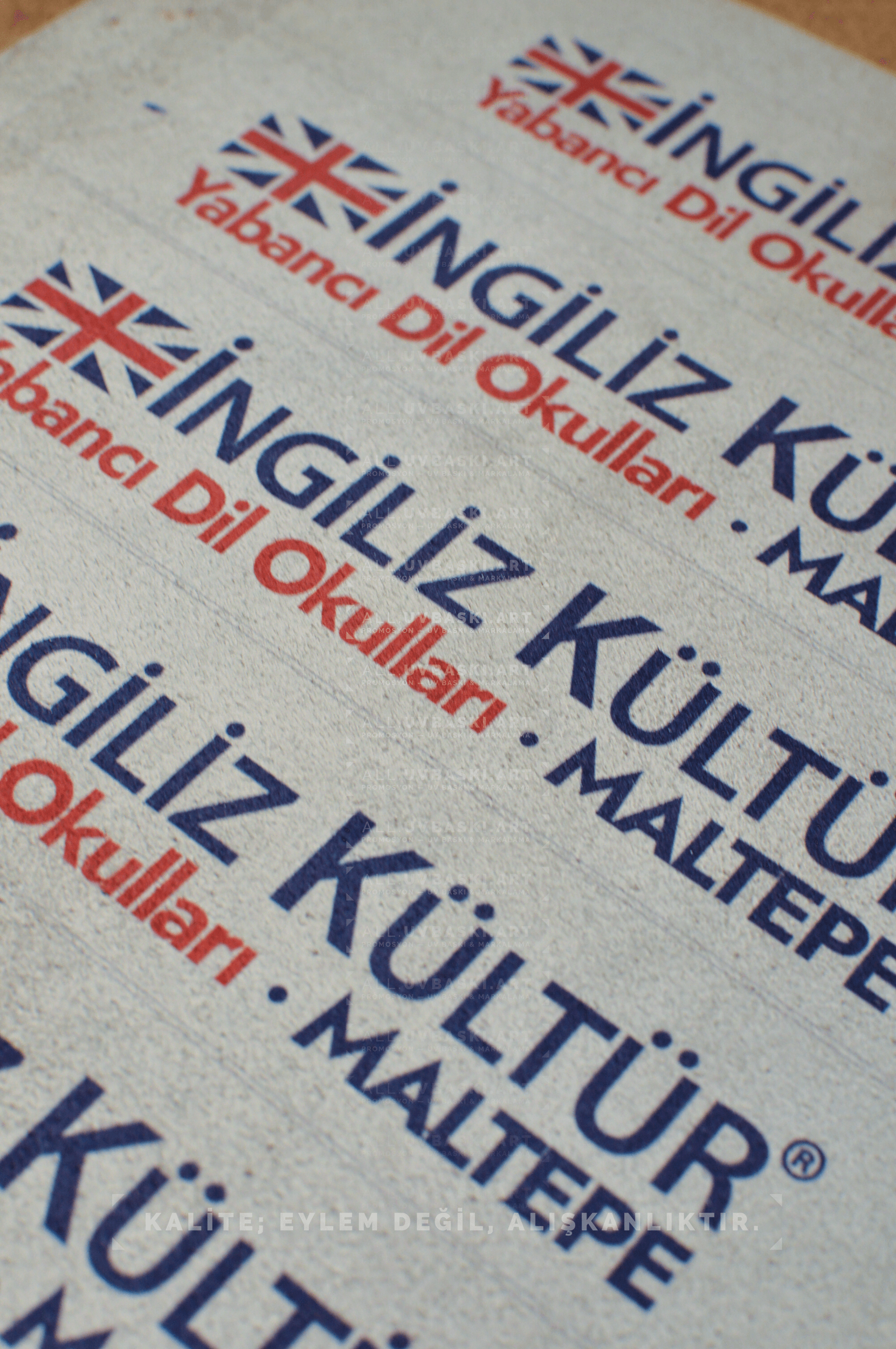 Fason UV baskı hizmetiyle müşterinin getirdiği süet deri üzerine yapılan özel tasarım.